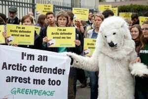 Гаагский трибунал оштрафовал Россию за захват судна Greenpeace на пять млн евро
