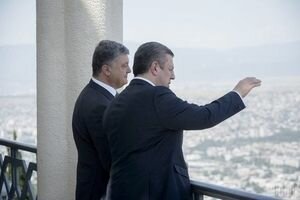 Порошенко в Грузии сравнил ситуацию на Донбассе с конфликтом в Южной Осетии