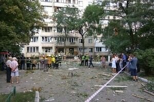 ГСЧС: В результате взрыва в Голосеевском районе погиб один человек