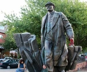 В США мэр Сиэтла призвал снести памятник Ленину