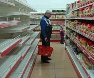 Украина ввела зеркальное эмбарго на российские товары
