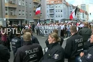В Берлине неонацисты провели марш в честь годовщины смерти заместителя Гитлера