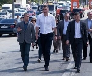 Подарок от Кличко: путепровод возле метро "Нивки" откроют раньше срока