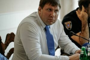 Мартыненко: Парламент не работает по требованию протестующих