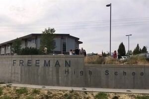 В США любитель историй о массовых убийствах расстрелял одноклассников в школе