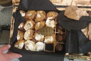 В зоне АТО в тайнике нашли 45 кг взрывчатки и 43 гранаты