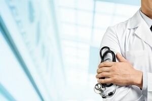 Польша планирует упростить условия трудоустройства для украинских врачей