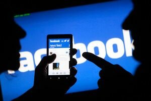 Facebook наймет тысячи людей для работы с политической рекламой