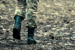 В Сумской области солдат-срочник сбежал из воинской части с автоматом