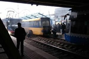 В Киеве загорелся скоростной трамвай с пассажирами, движение временно приостановлено