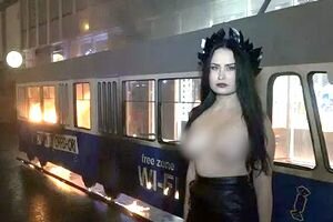 "Похищение" активистки Femen: девушку за хулиганство задержала полиция