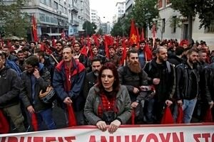 В Греции Марш против хунты закончился столкновениями с полицией