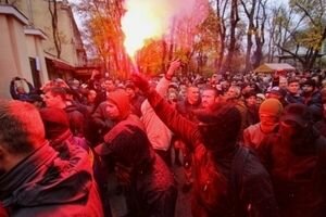 Протесты в Одессе: в результате столкновений травмировано шесть полицейских (видео)