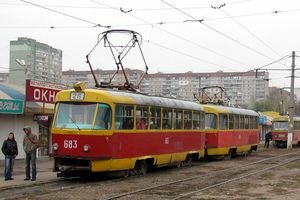 В Харькове возле метро нашли подозрительную сумку: движение трамваев остановили