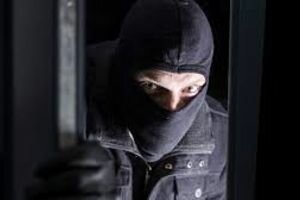В Киеве пять бандитов ограбили дом предпринимательницы на 150 тысяч гривен