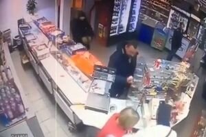 В Киеве сын нардепа от Радикальной партии ограбил магазин (видео)