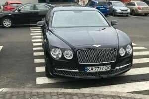 Герой парковки: водителя автомобиля за $300 тыс. оштрафовали на 510 гривен в Киеве