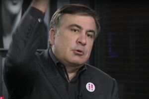 "Пьяный ввалился ко мне в номер": Саакашвили вспомнил о ночном инциденте с Берлускони