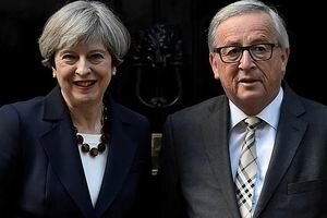 Мэй и Юнкер начали экстренные переговоры по Brexit