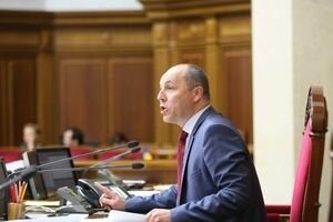 Парубию из-за депутатов из "БПП" и "Видродження" пришлось закрыть утреннее заседание
