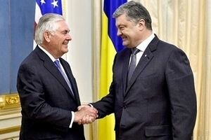 Порошенко и Тиллерсон согласовали позиции по миротворцам ООН на Донбассе