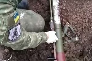 В Днепре местный житель обнаружил на свалке ручной гранатомет (видео)