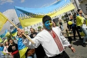 В Польше разгорелся скандал из-за сине-желтой формы для украинцев