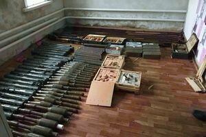 Гранатометы и 14 тысяч патронов: полиция изъяла крупный арсенал оружия в Луганской области