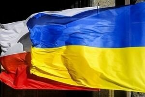 В Польше проверят скандальную фабрику, где украинцы работали в сине-желтой униформе