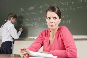 Зарплаты учителям собираются повысить до 8,5 тысячи гривен