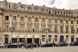 Ограбление отеля Ritz: преступники потеряли сумку с драгоценностями на €4,5 млн
