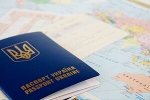 Загранпаспорт за 7 дней: на комбинате "Украина" запустили дополнительную печатную линию 