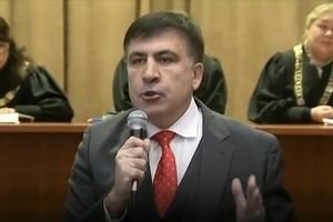 Саакашвили: Порошенко по поддельному паспорту летал на Мальдивы