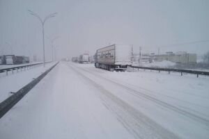 Непогода в Украине: в Донецкой области запретили движение грузовиков
