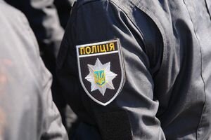 Под Киевом мужчина напал на депутата с муляжом гранаты