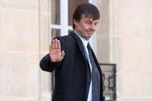 Министра экологии Франции обвинили в домогательствах