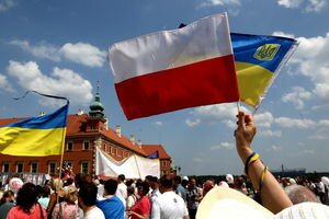 Живущих за границей поляков призвали сообщать об антипольских заявлениях