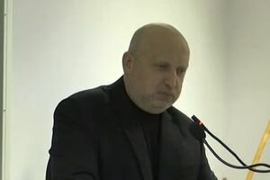 Турчинов рассказал, почему в Крыму не провели АТО