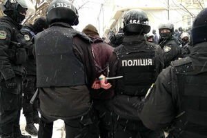 Дело Труханова: возле Соломенского райсуда полиция задержала около 30 участников беспорядков