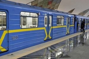 В Киеве парализована работа метро: полиция проверяет сообщение о минировании шести станций