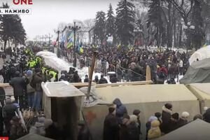 "Марш за будущее": в палаточном городке у Рады все спокойно, часть митингующих провоцирует полицейских