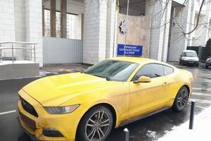 Только вернули права: водителя Mustang оштрафовали за нарушение ПДД под носом у патрульных (фото)