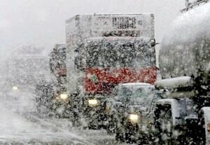В Киеве из-за снегопада на 5 часов ограничили въезд фур