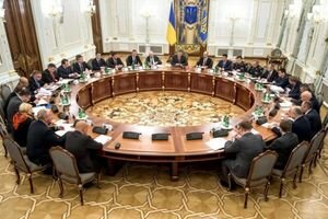 Порошенко проведет заседание СНБО о продлении санкций против России