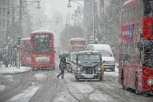 Великобританию накрыли аномальные снегопады и морозы: есть жертвы