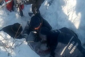 В Харьковской области девочка, упав с обрыва высотой 20 метров, попала под снежный завал (видео)