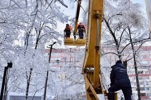 Жителям пяти областей Украины до сих пор не дали электричество из-за снега