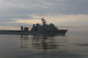Десантный корабль США с 500 морпехами на борту вошел в Черное море