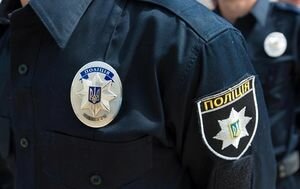 В Киеве пьяные подростки устроили драку с охранником в супермаркете