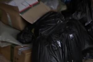 На заброшенном складе в Запорожье нашли медицинский мусор и человеческие останки